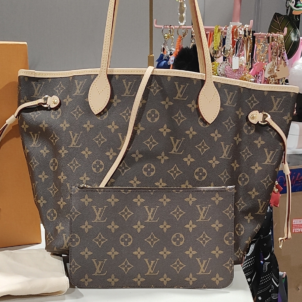 Louis Vuitton Neverfull MM with Pouch, Dust Bag, Box, And Shopping Bag;